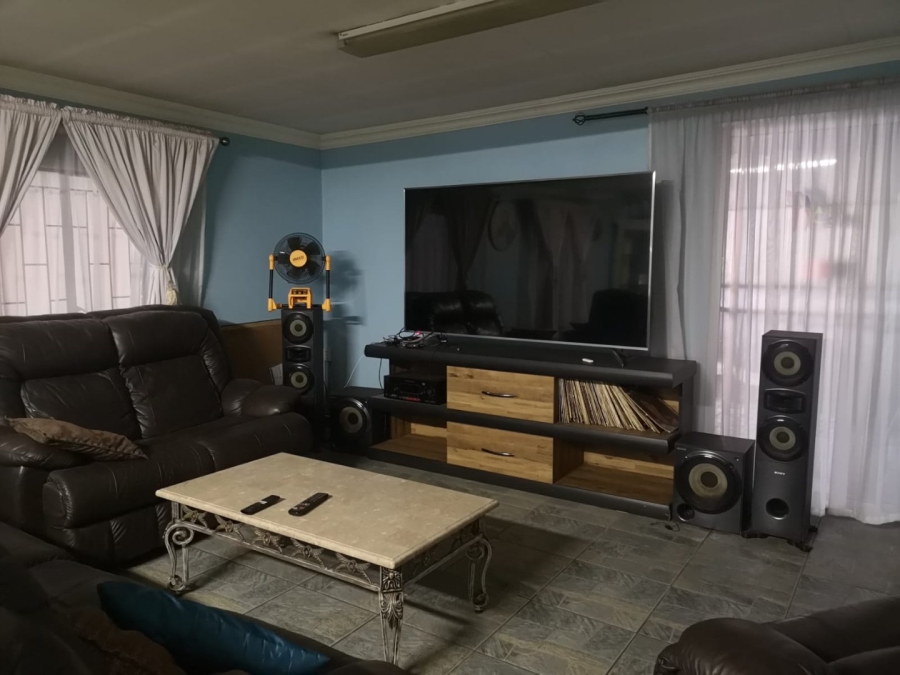 6 Bedroom Property for Sale in Pretoria Gardens Gauteng