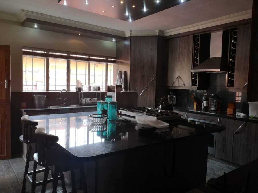 6 Bedroom Property for Sale in Pretoria Gardens Gauteng