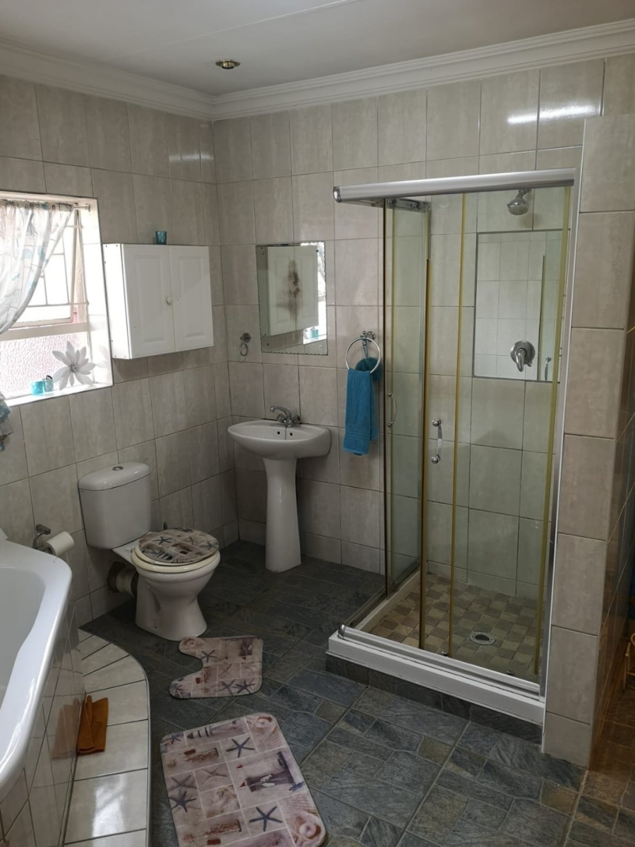 6 Bedroom Property for Sale in Pretoria Gardens Gauteng