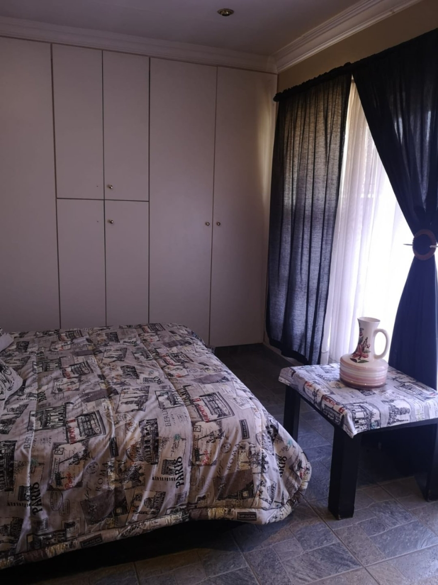 6 Bedroom Property for Sale in Pretoria Gardens Gauteng
