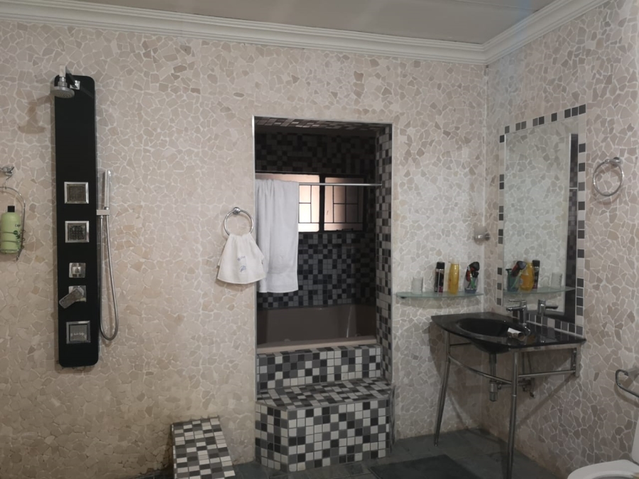 6 Bedroom Property for Sale in Pretoria Gardens Gauteng