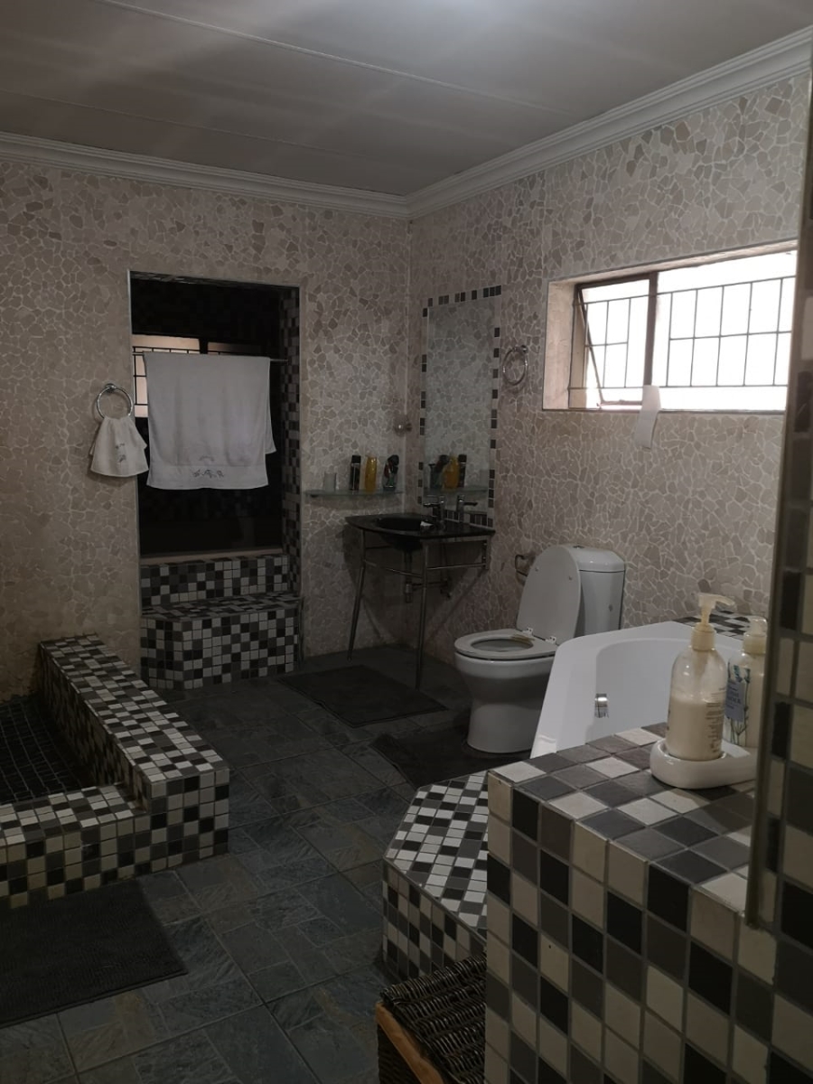6 Bedroom Property for Sale in Pretoria Gardens Gauteng