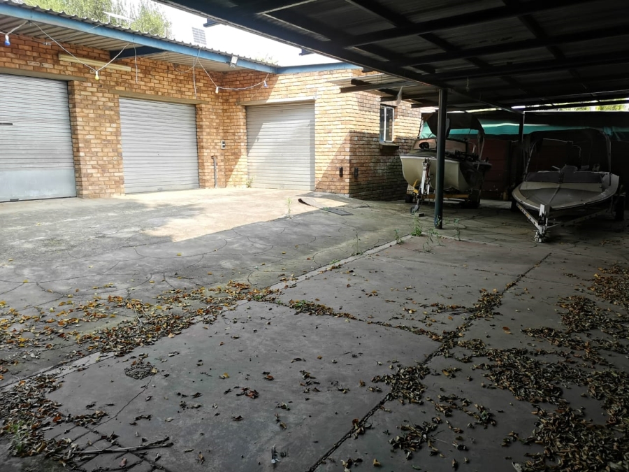 6 Bedroom Property for Sale in Pretoria Gardens Gauteng