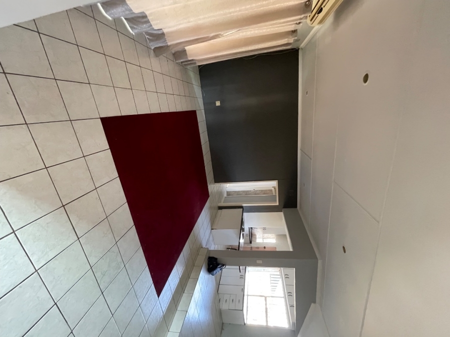 3 Bedroom Property for Sale in Birchleigh Gauteng