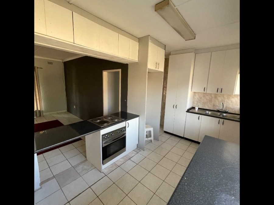 3 Bedroom Property for Sale in Birchleigh Gauteng
