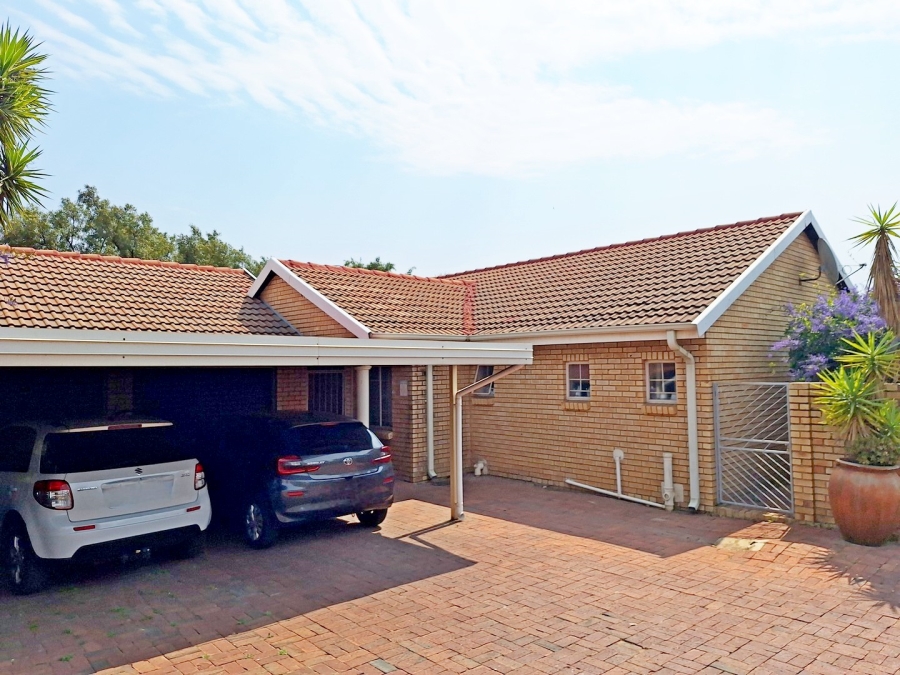 3 Bedroom Property for Sale in Thatchfield Estate Gauteng