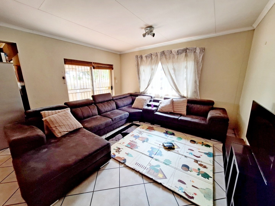 3 Bedroom Property for Sale in Thatchfield Estate Gauteng