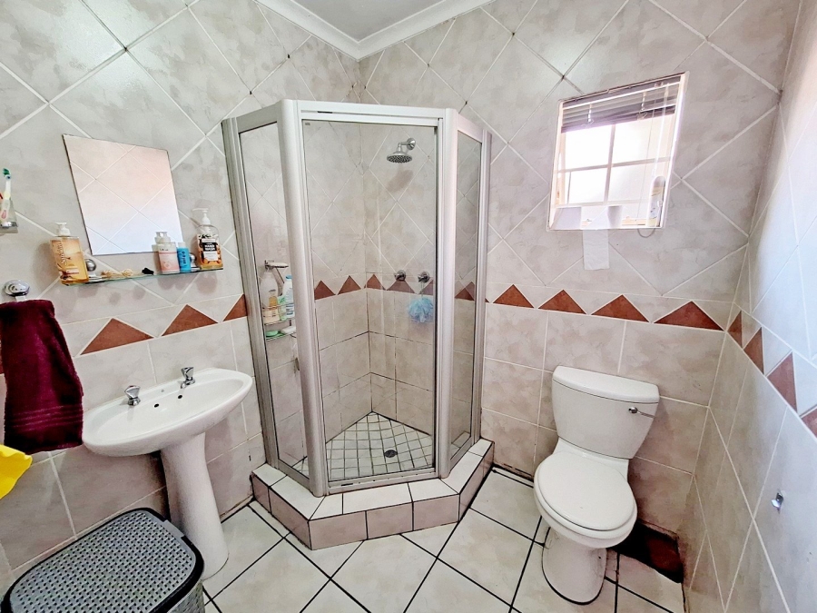 3 Bedroom Property for Sale in Thatchfield Estate Gauteng