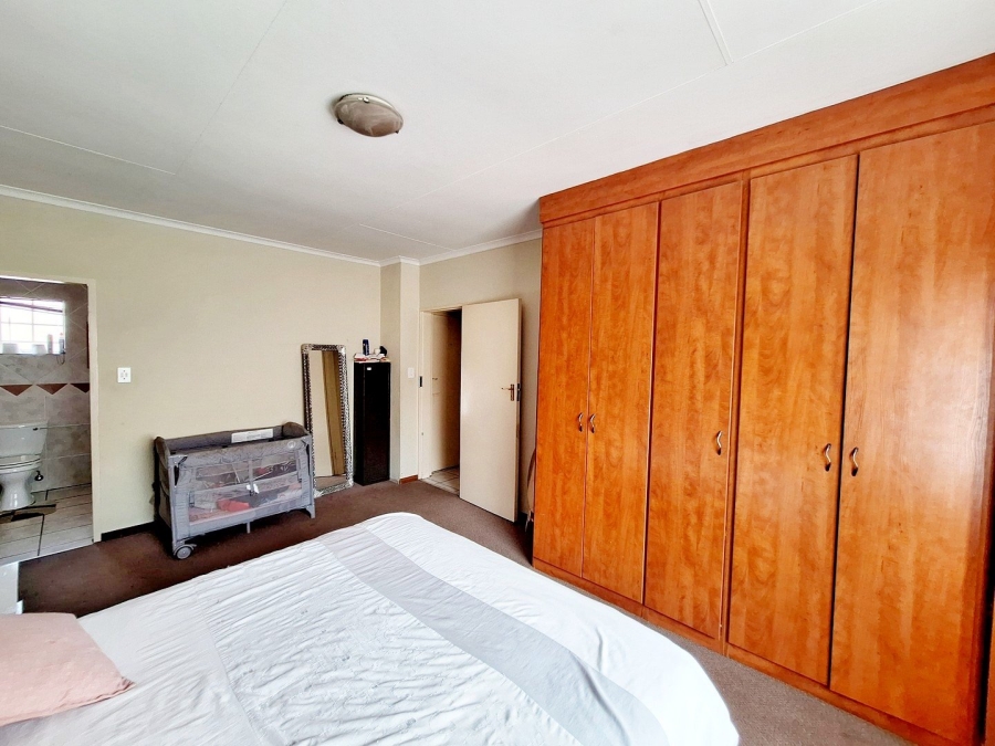 3 Bedroom Property for Sale in Thatchfield Estate Gauteng