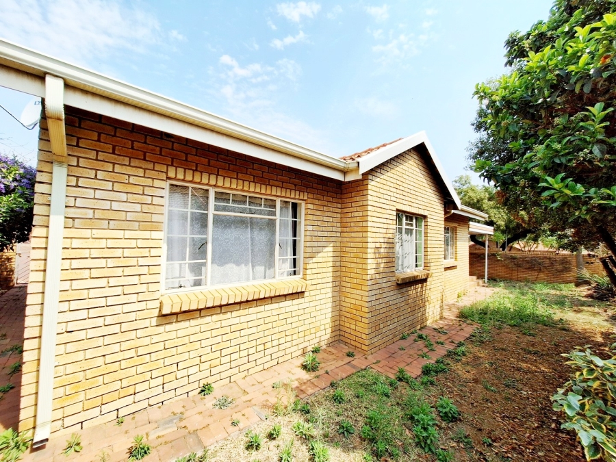 3 Bedroom Property for Sale in Thatchfield Estate Gauteng