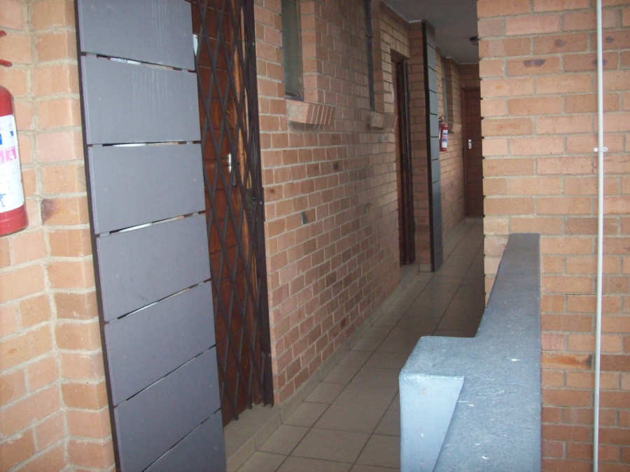 2 Bedroom Property for Sale in Rooihuiskraal North Gauteng
