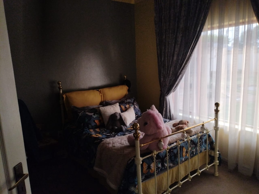3 Bedroom Property for Sale in Rowhill Gauteng