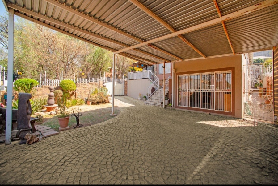 4 Bedroom Property for Sale in Kensington Gauteng