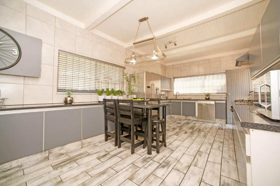 4 Bedroom Property for Sale in Kensington Gauteng