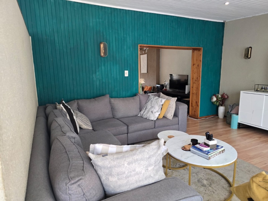 3 Bedroom Property for Sale in Rustivia Gauteng