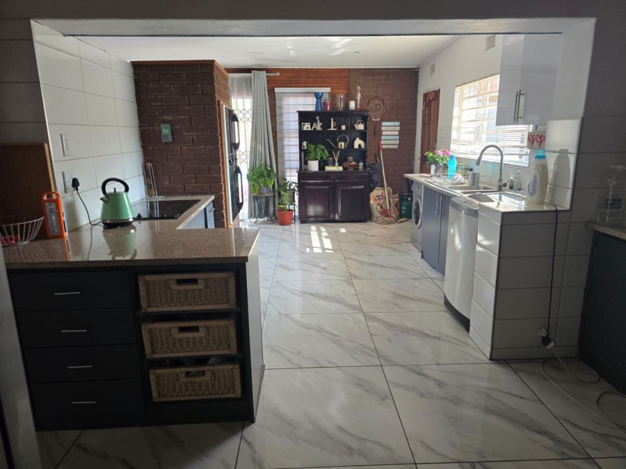 3 Bedroom Property for Sale in Rustivia Gauteng