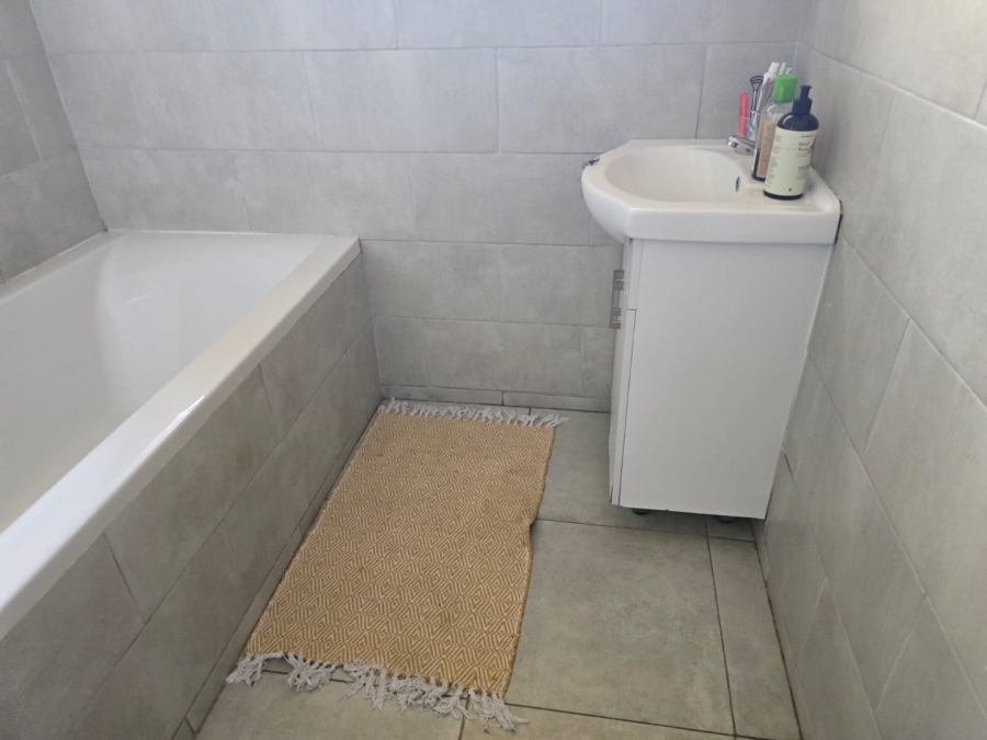 3 Bedroom Property for Sale in Rustivia Gauteng