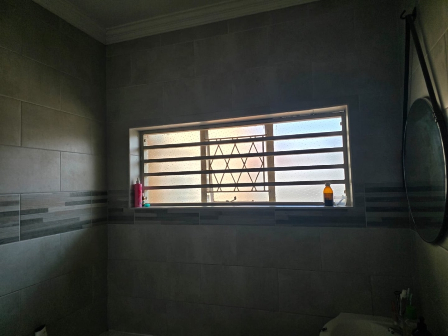 3 Bedroom Property for Sale in Rustivia Gauteng