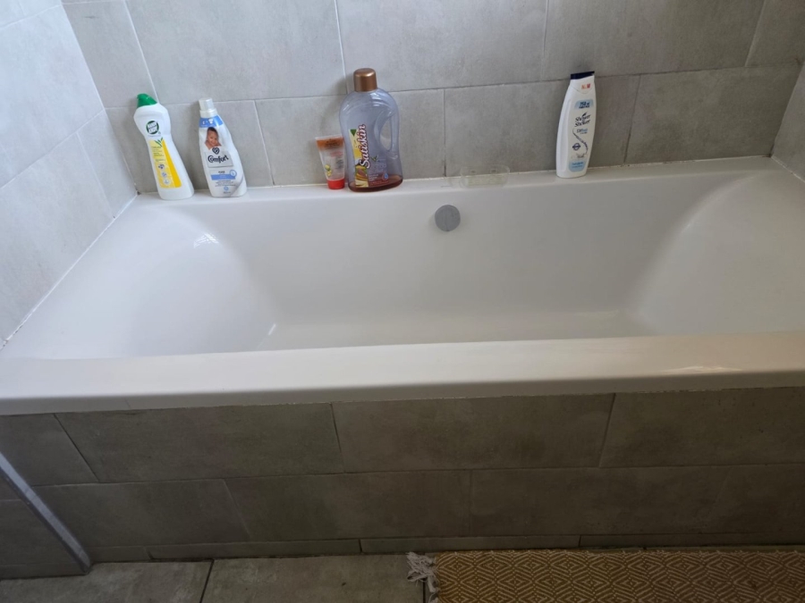 3 Bedroom Property for Sale in Rustivia Gauteng