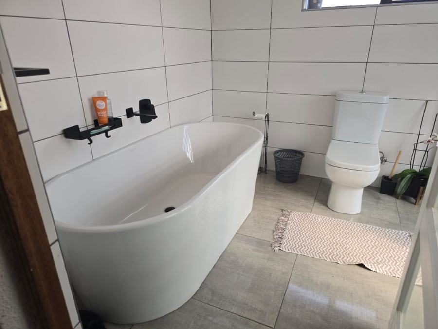 3 Bedroom Property for Sale in Rustivia Gauteng