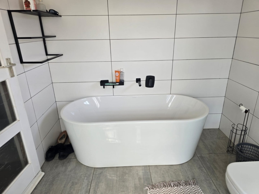 3 Bedroom Property for Sale in Rustivia Gauteng