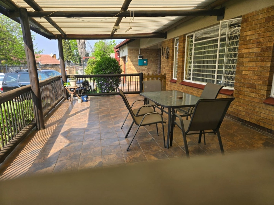 3 Bedroom Property for Sale in Rustivia Gauteng