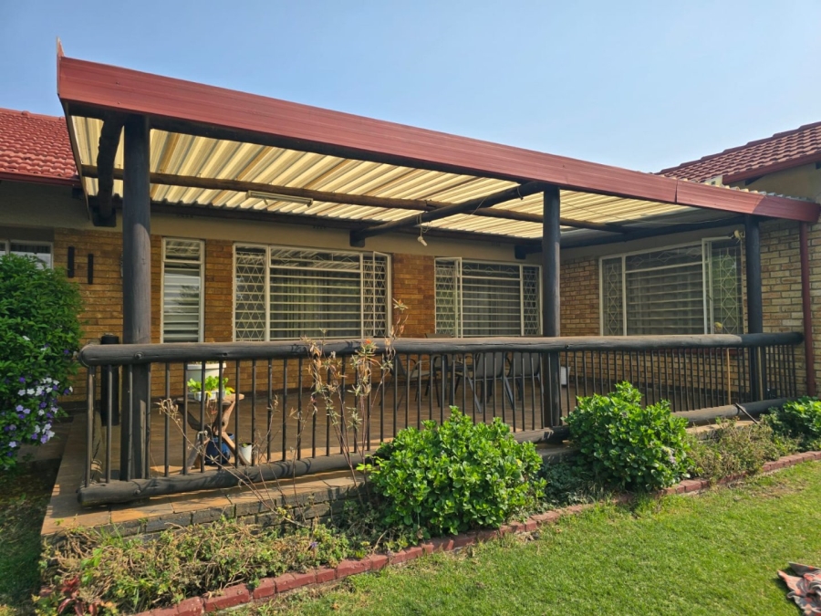 3 Bedroom Property for Sale in Rustivia Gauteng