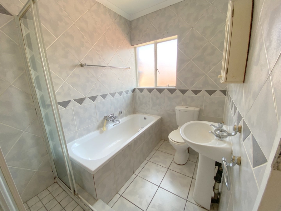 2 Bedroom Property for Sale in Eden Glen Gauteng