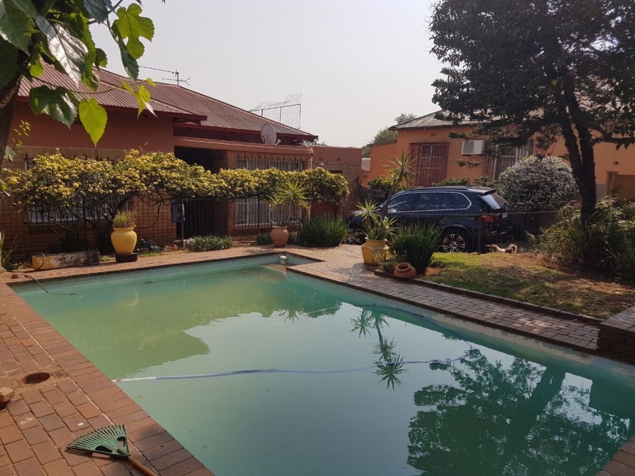 3 Bedroom Property for Sale in Bezuidenhout Valley Gauteng