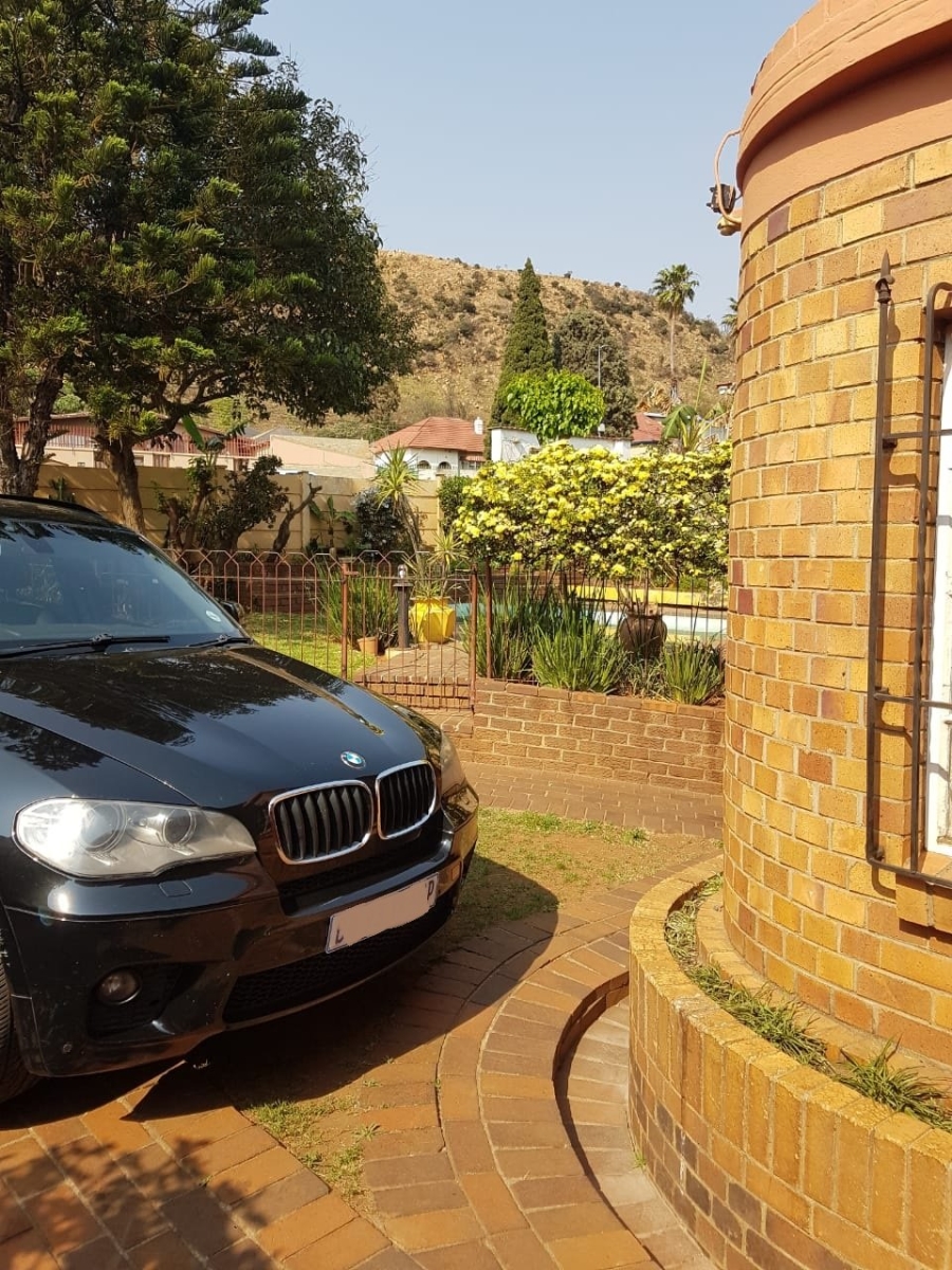 3 Bedroom Property for Sale in Bezuidenhout Valley Gauteng