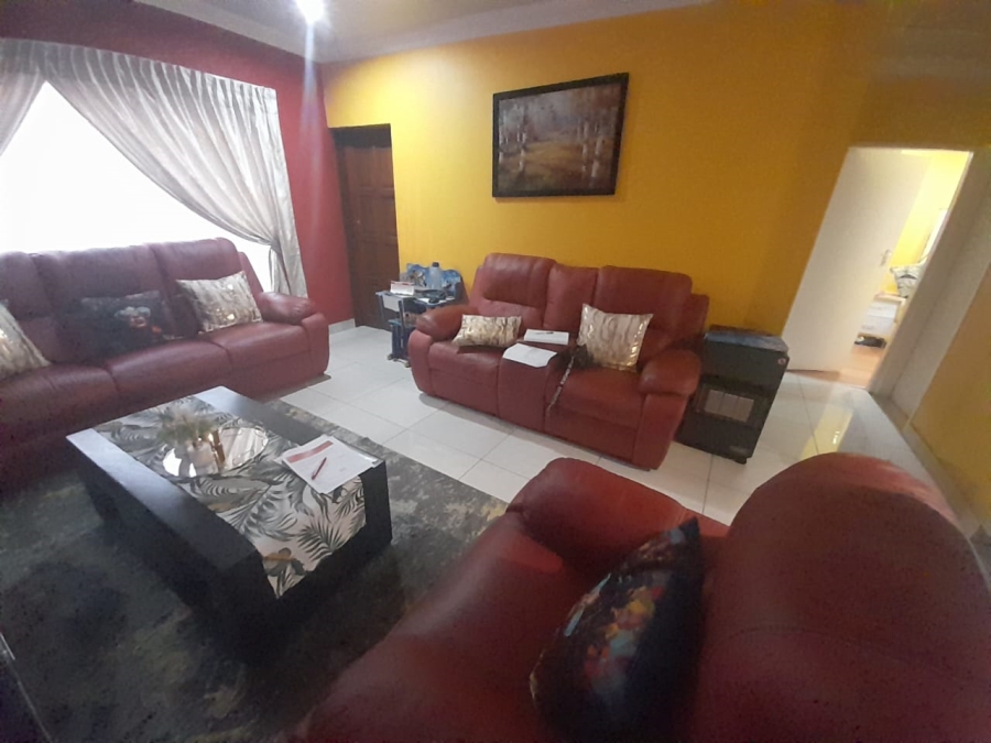 To Let 2 Bedroom Property for Rent in Meredale Gauteng