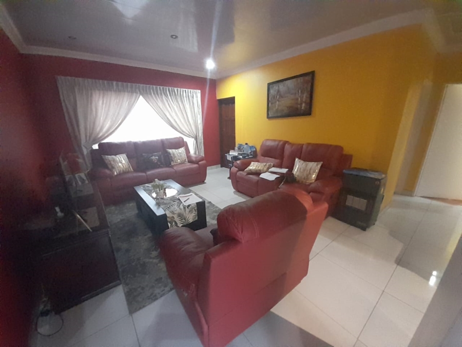 To Let 2 Bedroom Property for Rent in Meredale Gauteng