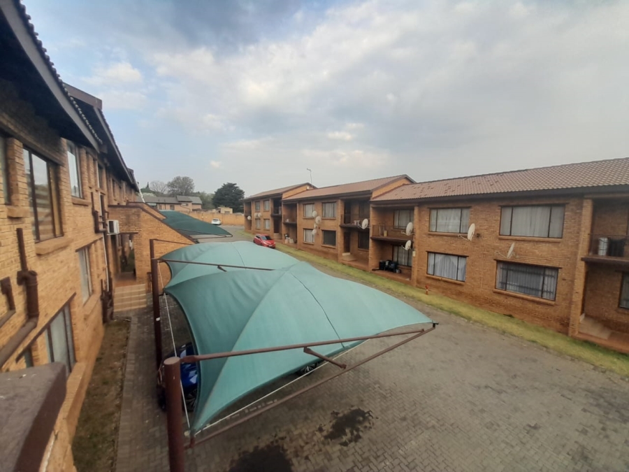 To Let 2 Bedroom Property for Rent in Meredale Gauteng