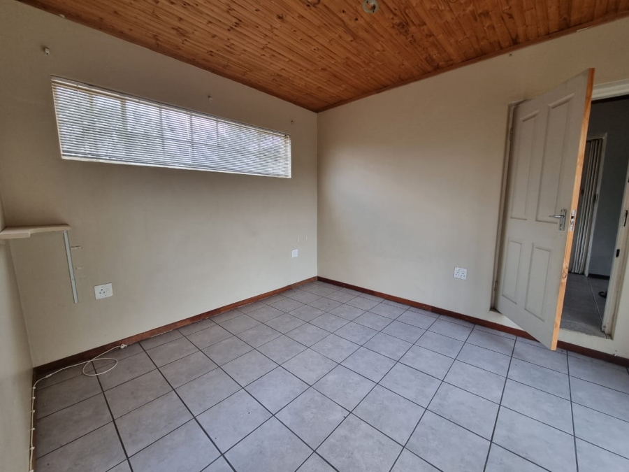 To Let 2 Bedroom Property for Rent in Vaaloewer Gauteng