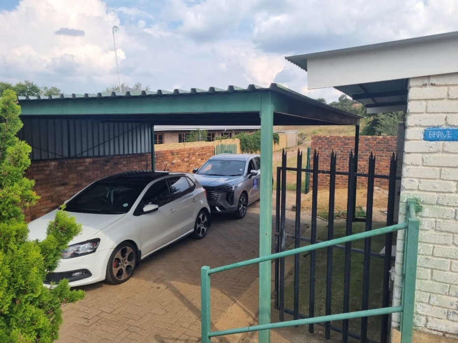 To Let 2 Bedroom Property for Rent in Vaaloewer Gauteng
