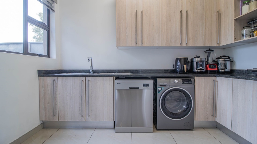 3 Bedroom Property for Sale in Eye of Africa Gauteng