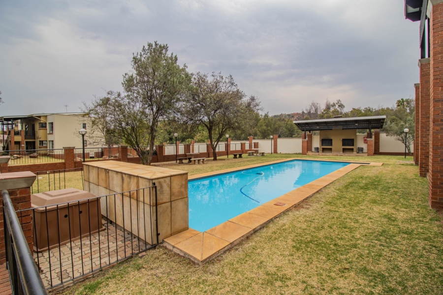 2 Bedroom Property for Sale in Glenvista Gauteng