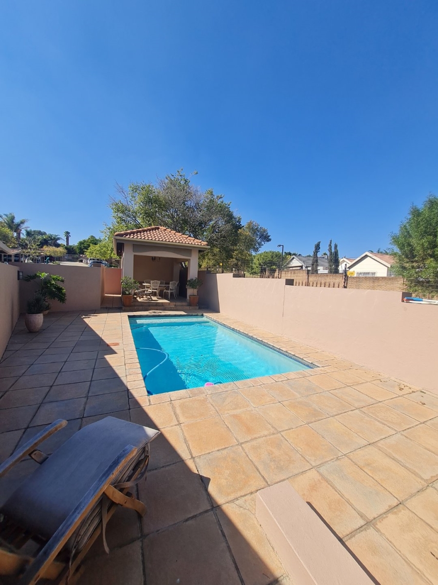 2 Bedroom Property for Sale in Dowerglen Gauteng