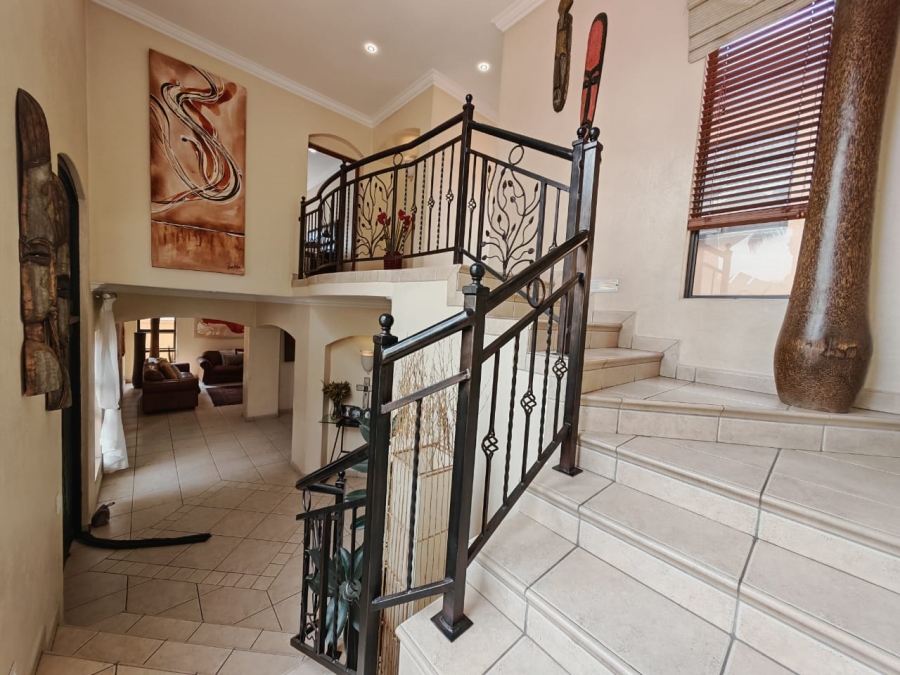 5 Bedroom Property for Sale in Beyers Park Gauteng
