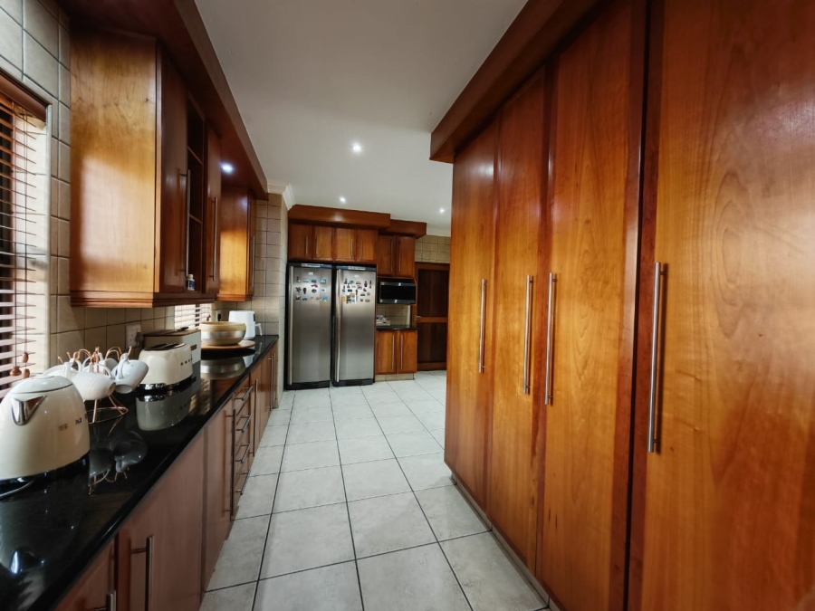 5 Bedroom Property for Sale in Beyers Park Gauteng