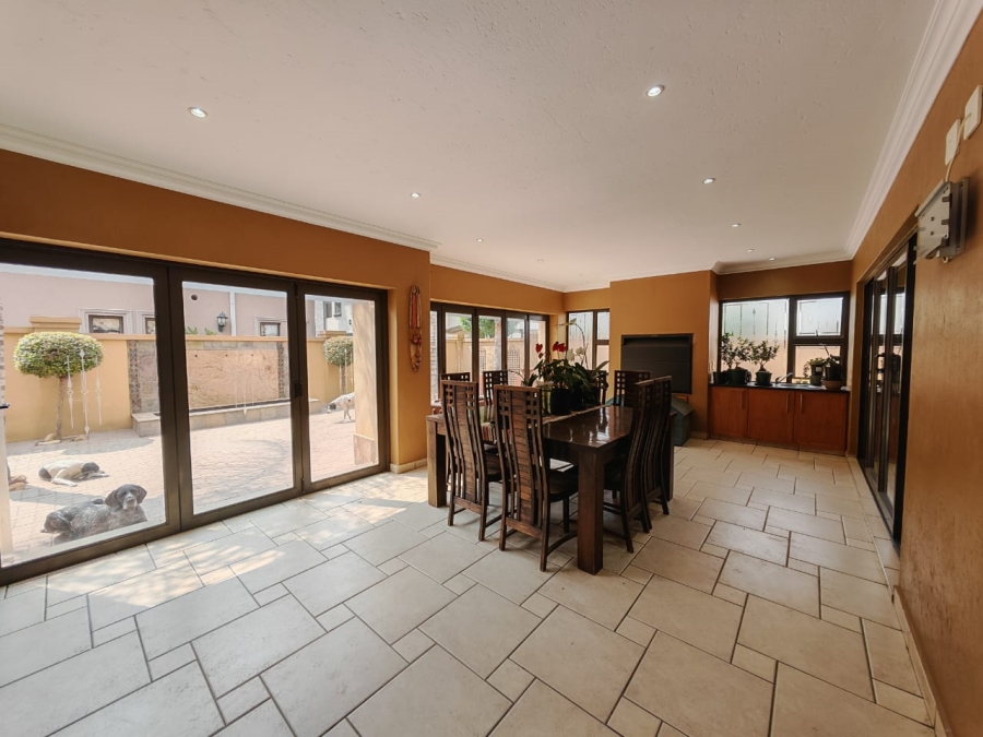5 Bedroom Property for Sale in Beyers Park Gauteng