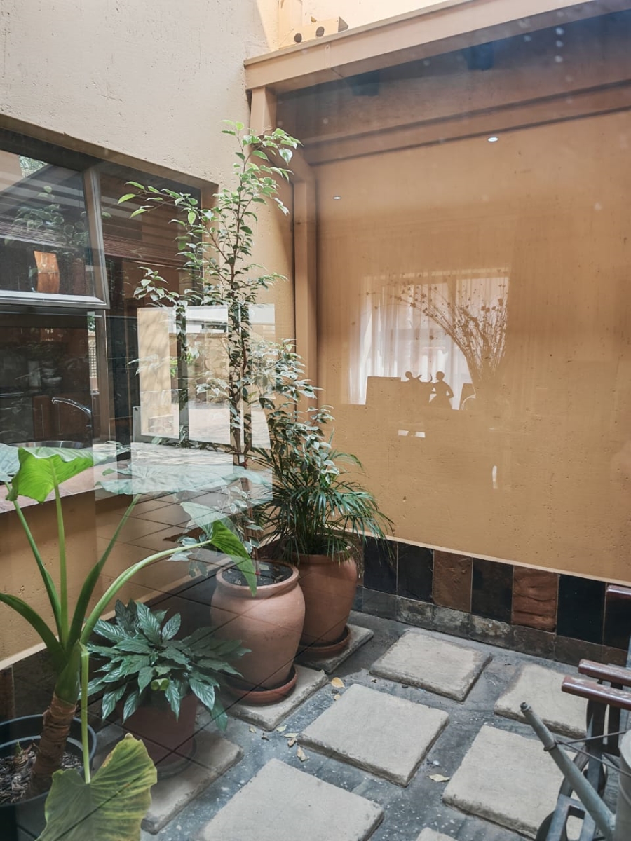 5 Bedroom Property for Sale in Beyers Park Gauteng