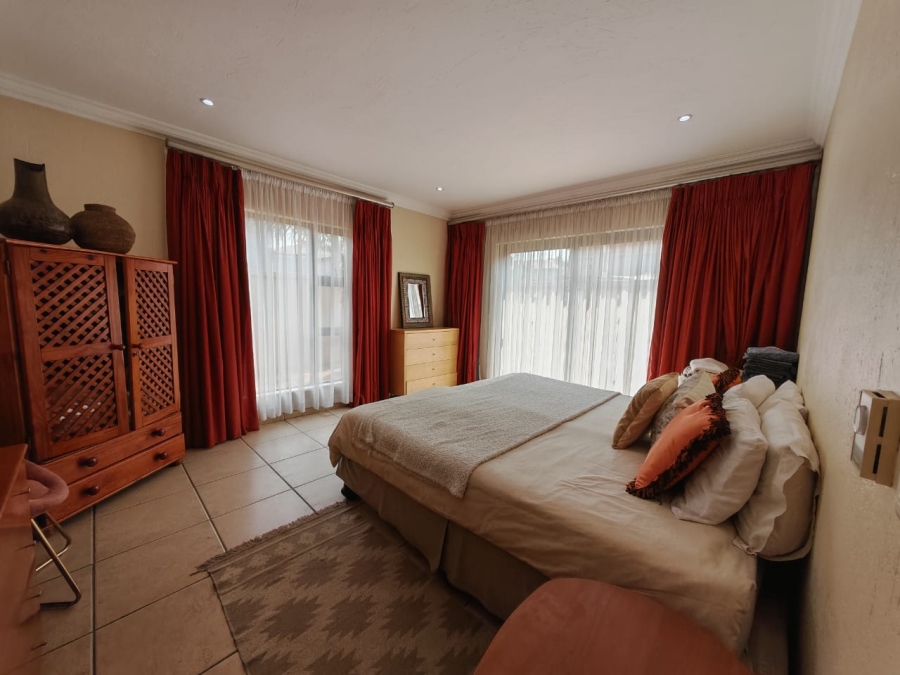5 Bedroom Property for Sale in Beyers Park Gauteng