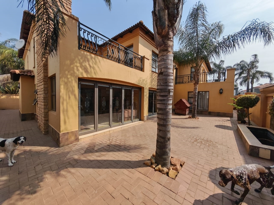 5 Bedroom Property for Sale in Beyers Park Gauteng