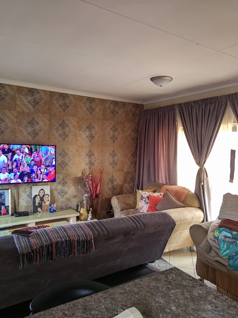 To Let 2 Bedroom Property for Rent in Equestria Gauteng