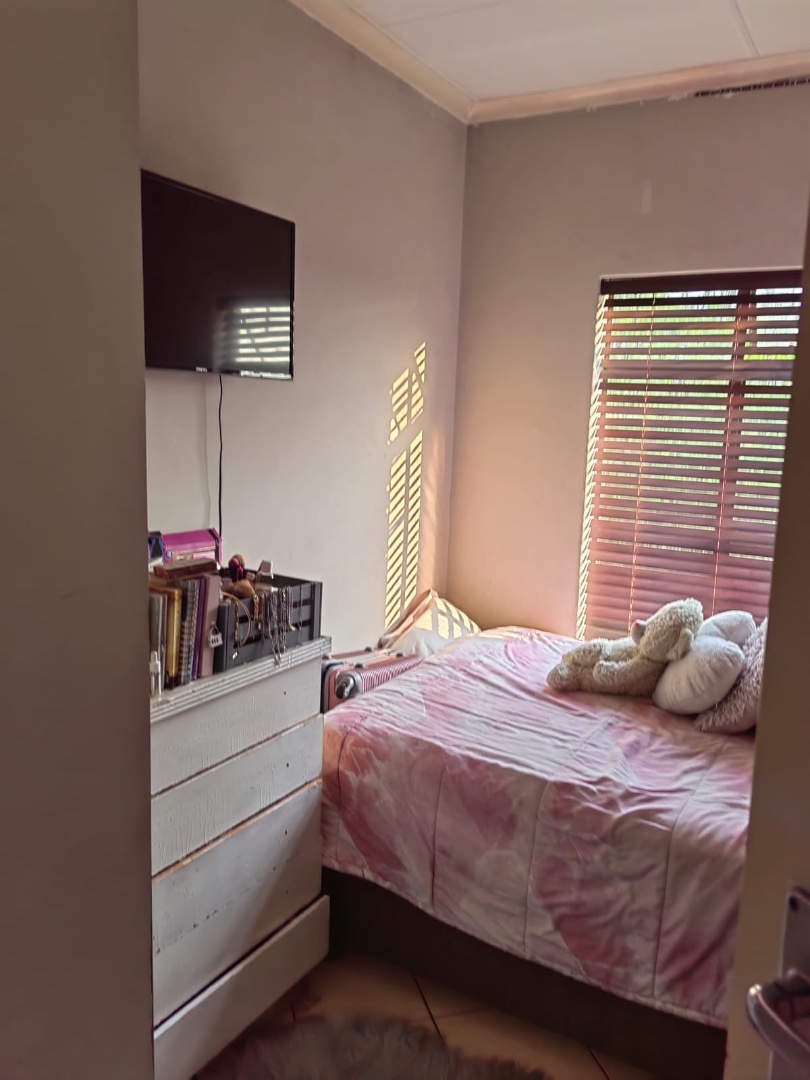 To Let 2 Bedroom Property for Rent in Equestria Gauteng