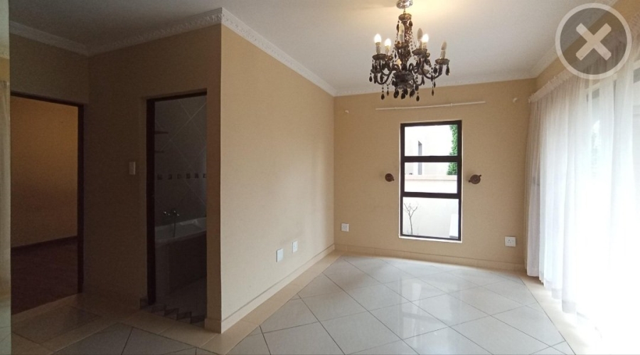 5 Bedroom Property for Sale in Blue Valley Golf Estate Gauteng