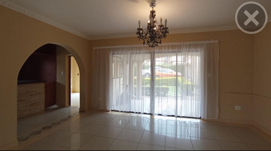 5 Bedroom Property for Sale in Blue Valley Golf Estate Gauteng