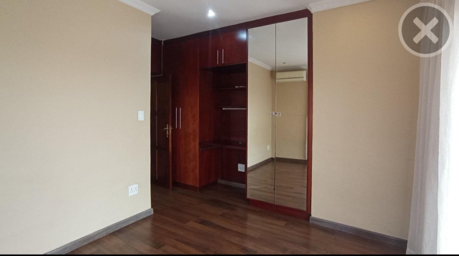 5 Bedroom Property for Sale in Blue Valley Golf Estate Gauteng
