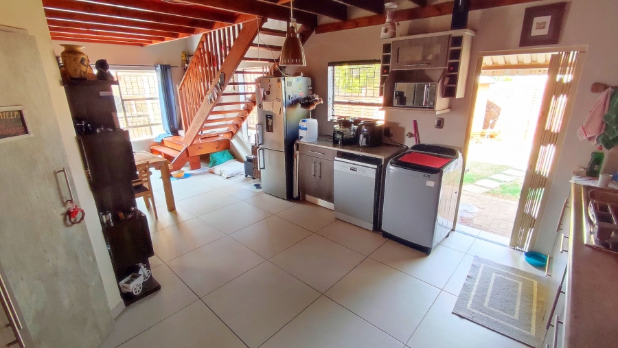 3 Bedroom Property for Sale in Amberfield Crest Estate Gauteng
